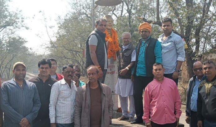 Ramgarh : कोयलांचल गिद्दी में जननायक कर्पूरी ठाकुर की मनी 101वीं पुण्यतिथि, लोगों ने दी श्रद्धांजलि...