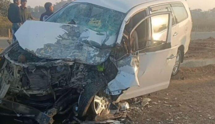 Garhwa Accident : महाकुंभ जाते वक्त कार की ट्रक से भीषण टक्कर, एक की मौत, तीन गंभीर...