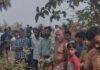 Deoghar : पेड़ में फंदे से लटका मिला युवक का शव, जांच में जुटी पुलिस...