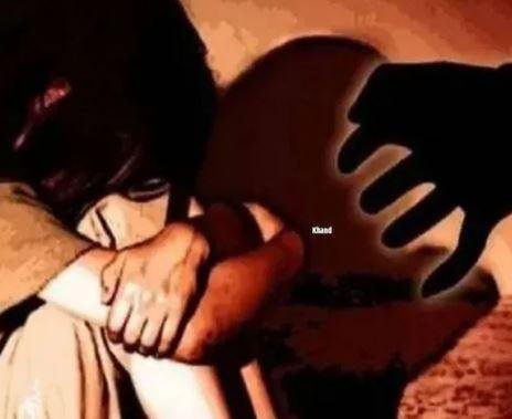 9 15 वर्षीय बच्ची को काम के बहाने बेचा, छह माह से मां भटक रही न्याय के लिए