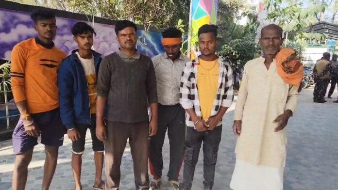 Bhojpur Maut बालू लदे ट्रक में बाइक सवार 2 दोस्तों ने मारी टक्कर, हादसे में एक की मौत