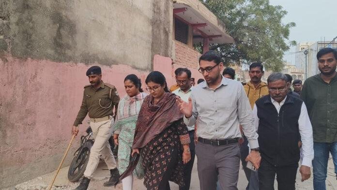 DM ने आरा सदर अस्पताल का किया औचक निरीक्षण