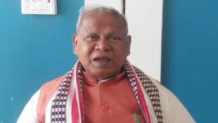 CPI पर बरस पड़े मांझी, कहा- गलतफहमी में पकड़ा दिया है अनुसूचित जाति का झंडा