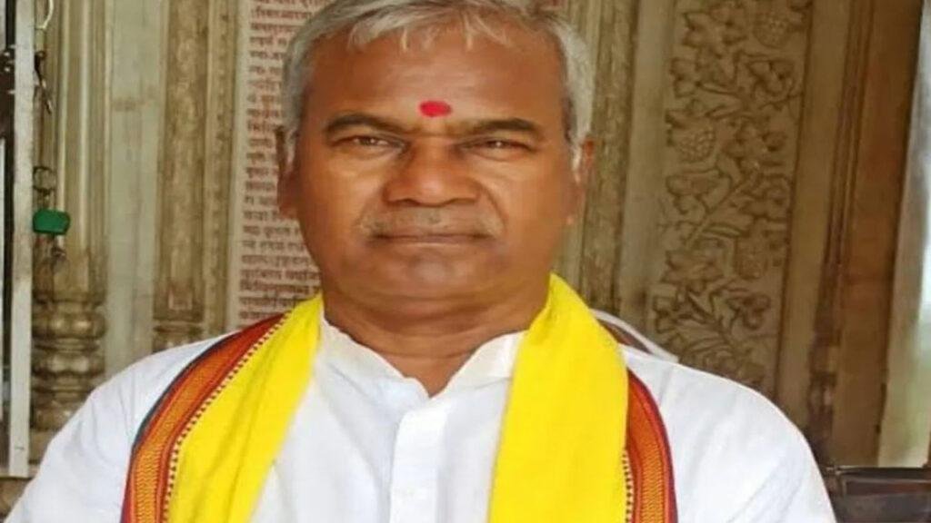 CM Yogi ने श्री राम जन्मभूमि तीर्थ क्षेत्र न्यास के सदस्य कामेश्वर चौपाल के निधन को बताया अत्यंत दुःखद राम जन्मभूमि तीर्थ क्षेत्र ट्रस्ट के ट्रस्टी कामेश्वर चौपाल का निधन