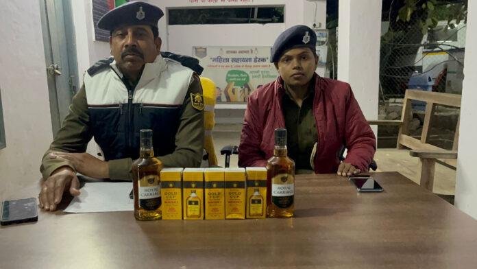 एक तो एंबुलेंस उसमें भी तहखाना, सैकड़ों लीटर शराब जब्त 