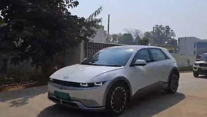Breaking : बिना किसी से मिले अचानक दिल्ली से पटना लौटे नीतीश