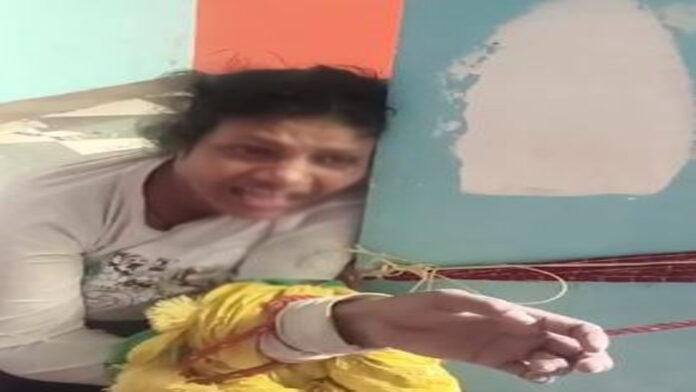 शिक्षिका के साथ अत्याचार, मकान मालिक ने हाथ-पैर बांधा