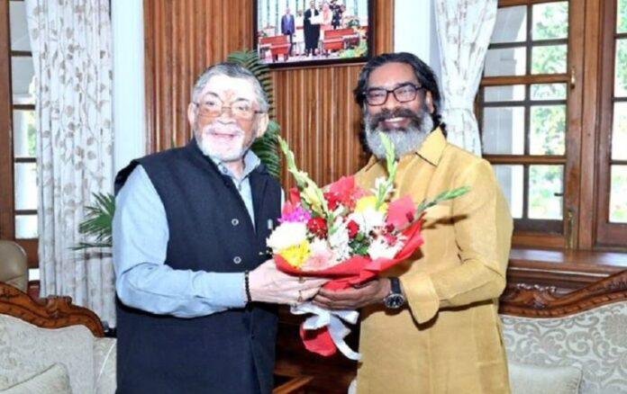 Ranchi : सीएम हेमंत सोरेन ने राज्यपाल संतोष गंगवार से की मुलाकात...