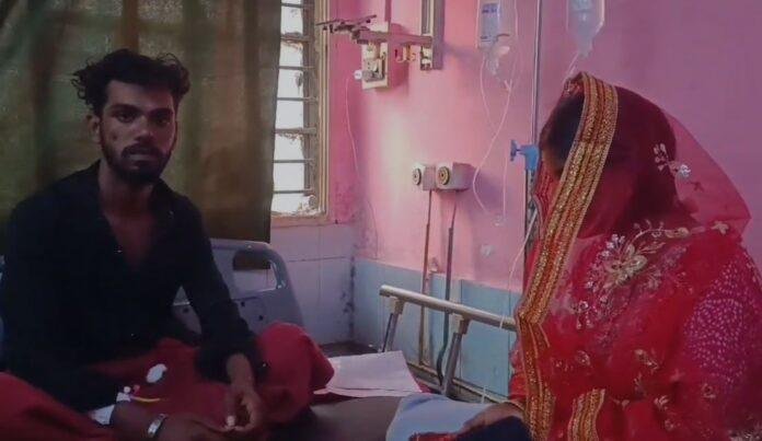 Dhanbad : घर में ना मंदिर में, प्रेमी जोड़े ने सरेआम यहां रचा ली शादी कि...