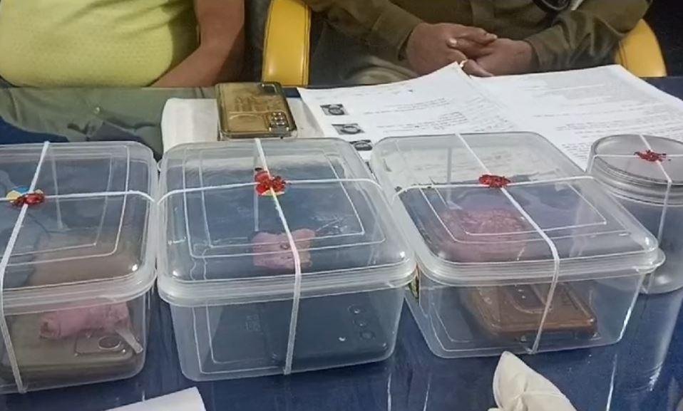 Bokaro Crime : अपराधियों के पास से जब्त सामान