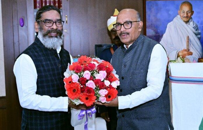 Jharkhand Budget Session से पहले सीएम हेमंत सोरेन का कई मंत्रियों और अधिकारियों ने किया स्वागत...