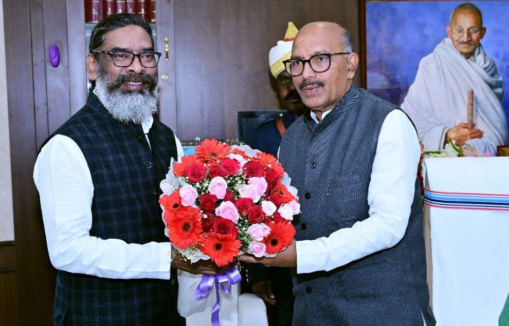 Jharkhand Budget Session से पहले सीएम हेमंत सोरेन का कई मंत्रियों और अधिकारियों ने किया स्वागत...