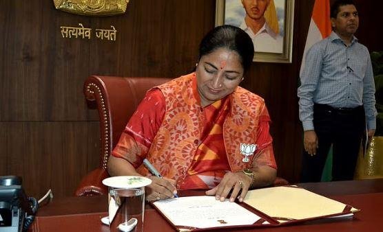 एक्शन में दिल्ली की नई सीएम रेखा गुप्ता