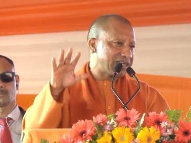 यूपी के लखीमपुर खीरी के गोला गोकर्णनाथ में सीएम योगी आदित्यनाथ।