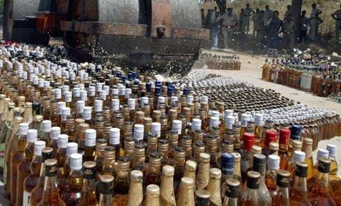 Chhattisgarh के बिलासपुर में जहरीली शराब ने ली 7 की जान जहरीली शराब कांड की सांकेतिक फोटो