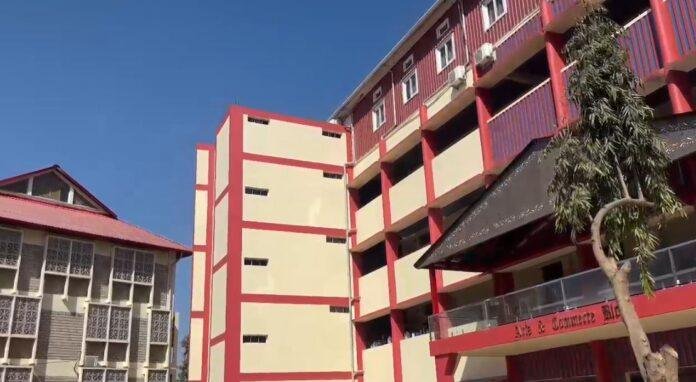त56ू Ranchi : इंटर की परीक्षा देने आए छात्रों का मोबाइल और बाइक गायब, कॉलेज प्रबंधन चुप...