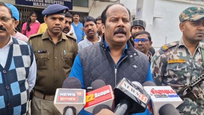 Hazaribagh : सड़क दुर्घटना में दो युवकों की मौत के बाद बिगड़े हालात, परिजनों ने कर दिया...