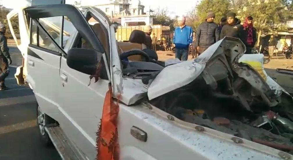Hazaribagh Accident : वाहन के उड़े चिथड़े