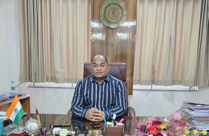 Hazaribagh : कई दिनों से फरार थे एसडीओ