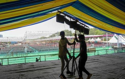 दिल्ली में शपथ ग्रहण समारोह की तैयारी पूरे जोरों पर।