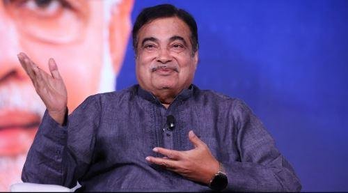 केंद्रीय सड़क परिवहन एवं राजमार्ग मंत्री नितिन गडकरी