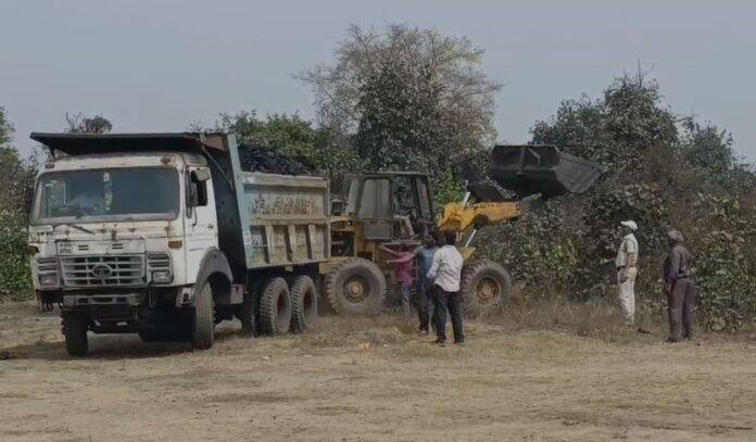 Dhanbad : सीआईएसएफ की छापेमारी से मचा हड़कंप, अवैध तरीके से...