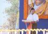 पश्चिम बंगाल के बर्दवान में स्वयंसेवकों को संबोधित करते संघ प्रमुख।