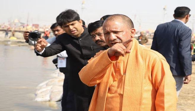महाकुंभ मेला क्षेत्र में सीएम योगी