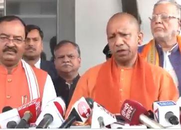 CM Yogi का विपक्ष पर हमला - आमजन के बच्चों को मौलवी बनाना चाहते हैं वो... यूपी बजट सत्र से पहले मीडिया से मुखातिब सीएम योगी