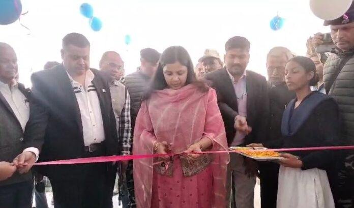 Dhanbad : उपायुक्त ने फाइलेरिया रोधी दवाओं का सेवन कर अभियान का किया शुभारंभ...
