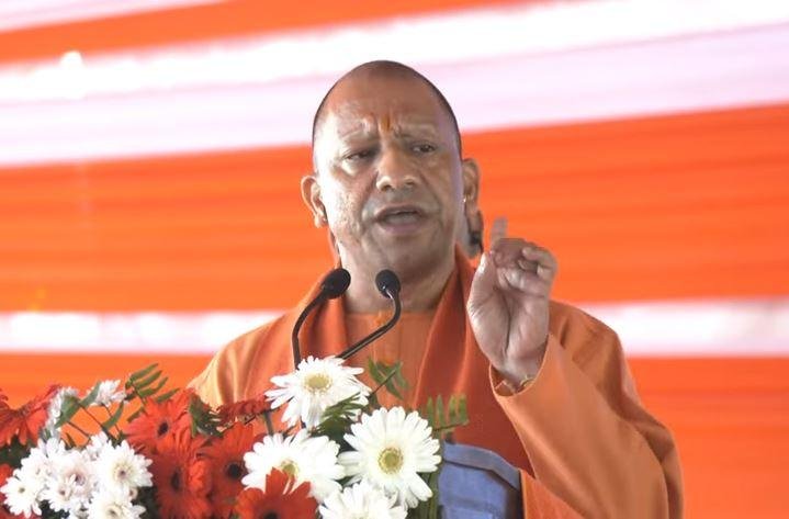शनिवार को लखीमपुर खीरी में सीएम योगी