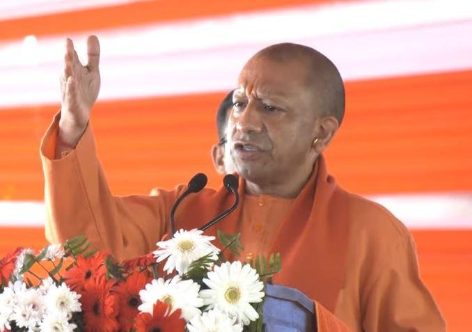 शनिवार को लखीमपुर खीरी में सीएम योगी