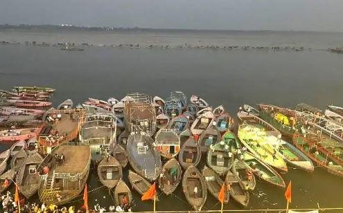 वाराणसी में नावों का संचालन बंद