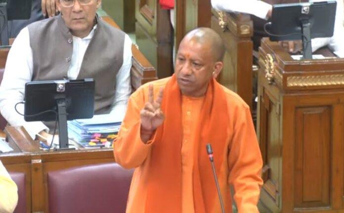 विधानसभा में बोलते सीएम योगी 6 बुधवार को यूपी विधानसभा में बोलते सीएम योगी