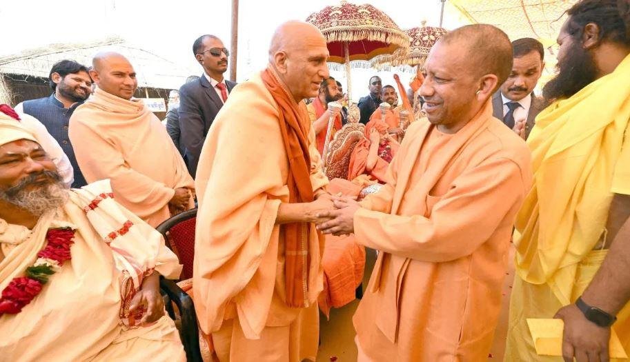 संगम क्षेत्र में सीएम योगी