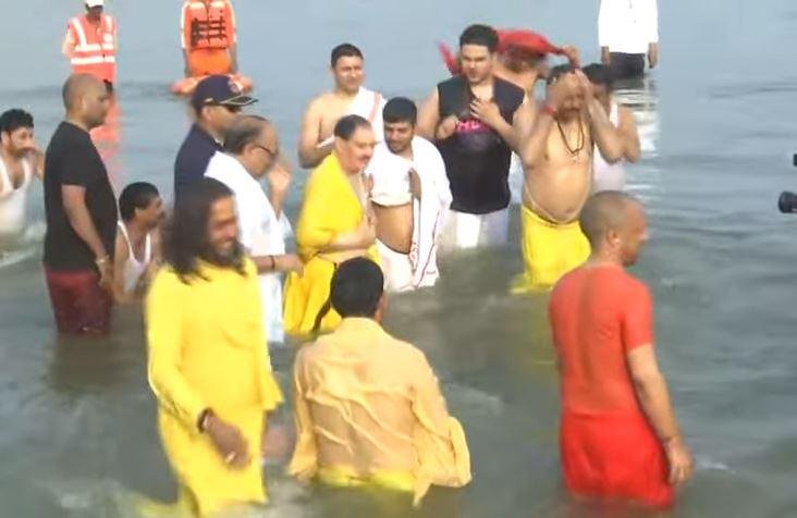 संगम में सीएम योगी संग जेपी नड्डा