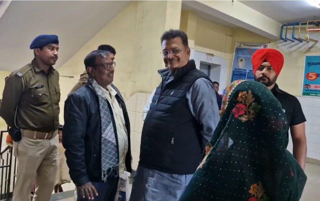 Hazaribagh : शेख़ भिखारी हॉस्पिटल में पहली बार रीढ़ की हड्डी का सफल ऑपरेशन, सांसद मनीष जायसवाल ने लगाया गंभीर आरोप... 3 22Scope News ह56ग 22Scope News