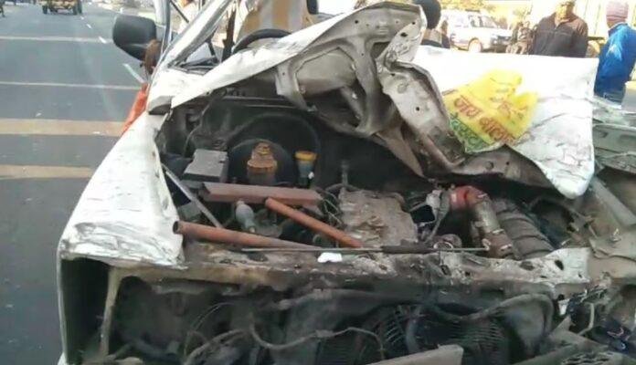 Hazaribagh Accident : चरही घाटी में भीषण सड़क हादसा, वाहन के उड़े चिथड़े, कुंभ नहाकर आ रहे तीन की दर्दनाक मौत...