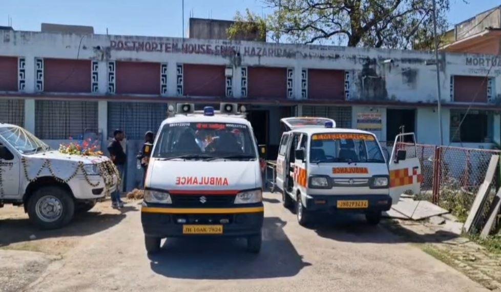 Hazaribagh : ट्रैक पर रेलवे कर्मचारी का मिला कटा हुआ शव, जांच में जुटी पुलिस... | 22Scope News ुा 22Scope News