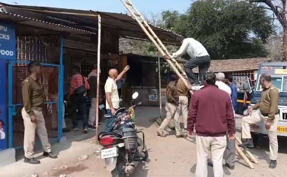 Bokaro कई दुकानों की कटी बिजली