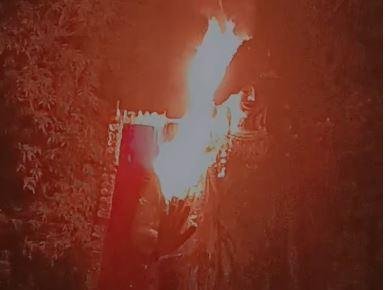 Jamshedpur Breaking : मूर्ति विसर्जन के दौरान लगी भीषण आग, अफरा-तफरी के माहौल के बीच... Jamshedpur Breaking : मूर्ति में लगी भीषण आग