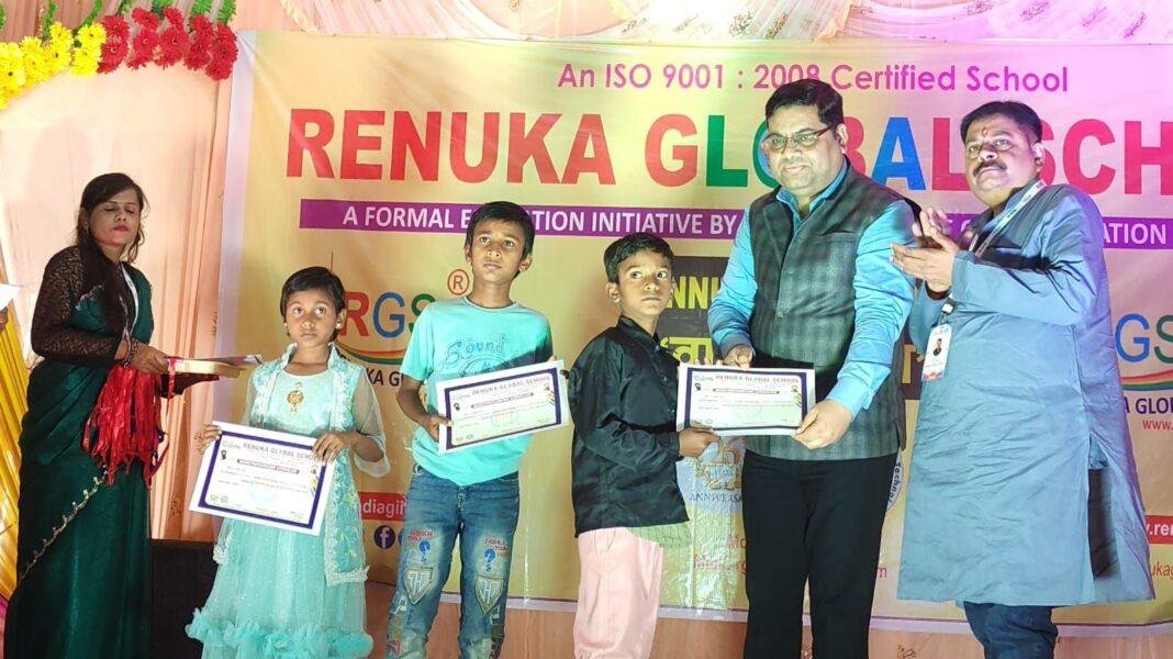 Renuka Global School सराय के वार्षिकोत्सव में छात्रों ने मोहा मन, उत्कृष्ट बच्चों को किया गया सम्मानित