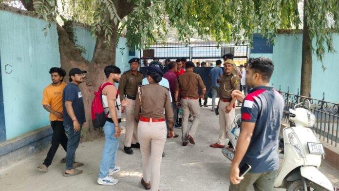 Patna पुलिस का दावा फेल, दिनदहाड़े थाना से कुछ ही दूरी पर... Patna पुलिस का दावा फेल, दिनदहाड़े थाना से कुछ ही दूरी पर...