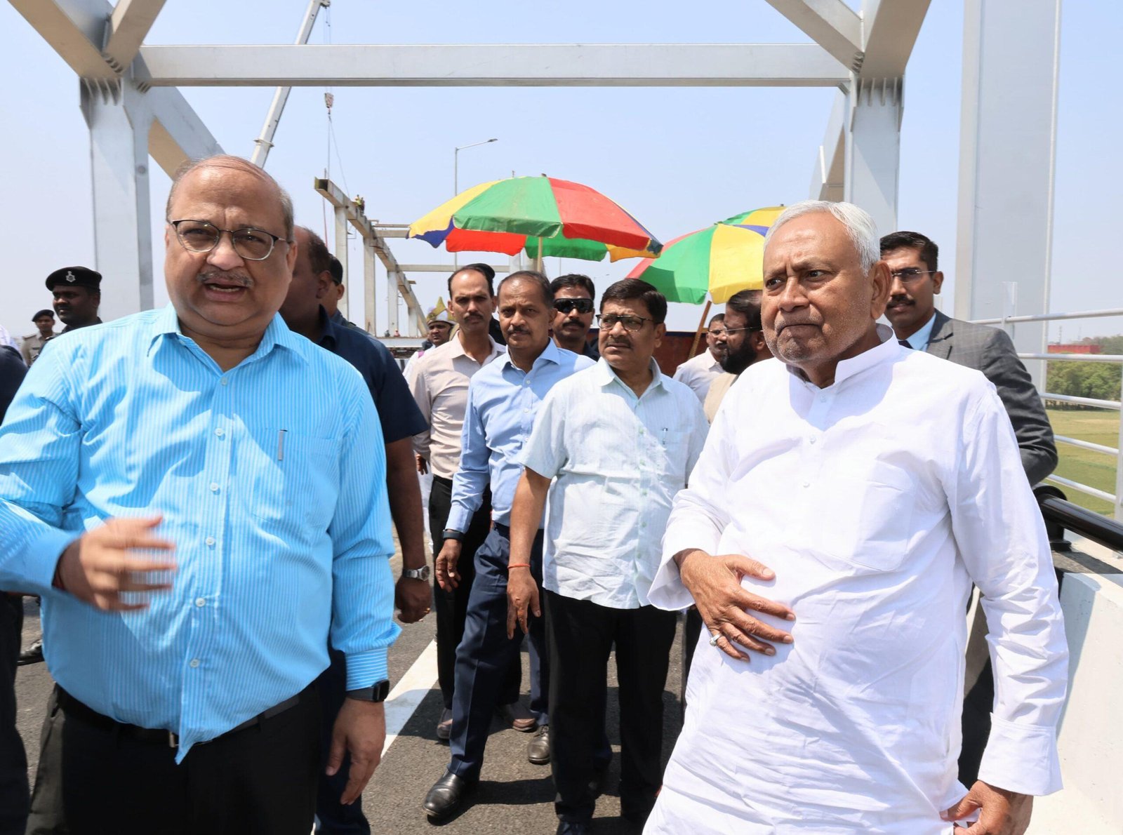 CM ने MLA MLC आवास परिसर का लिया जायजा, मीठापुर-महुली एलिवेटेड पथ के निर्माण कार्य को जल्द पूर्ण करने का दिया निर्देश
