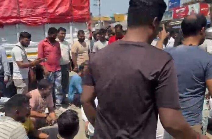 पंडरा में भूपल साहू की गला रेतकर हत्या, आक्रोशित लोगों ने बंद कराए व्यवसायिक प्रतिष्ठान