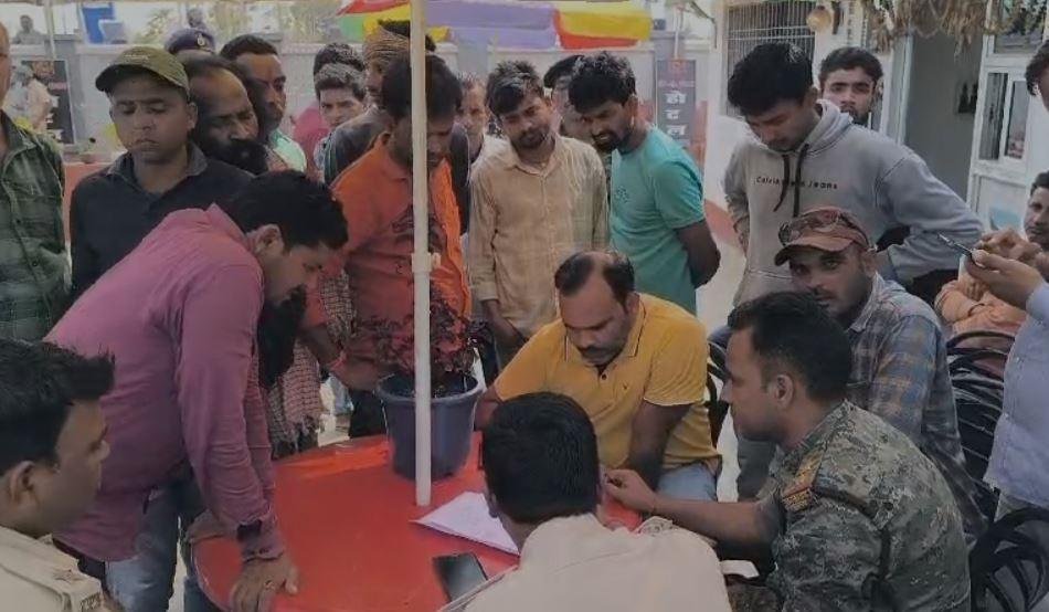 Jamtara : प्रशासन के द्वारा मुआवजा देने के बाद खुली जाम