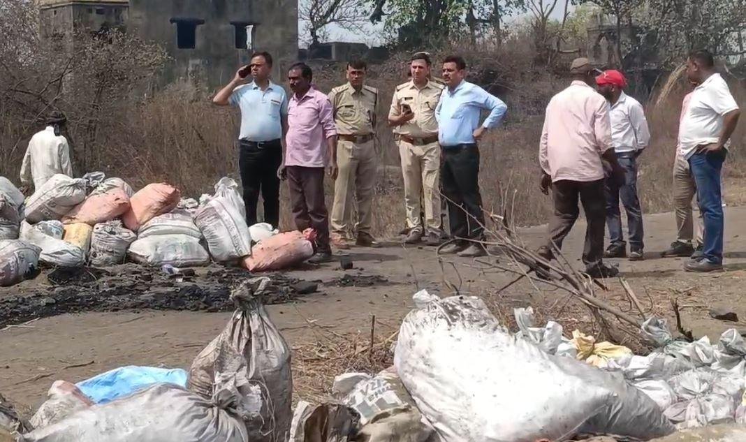 Dhanbad : सीआईएसएफ की छापेमारी से तस्करों में मचा हड़कंप, भारी मात्रा में...