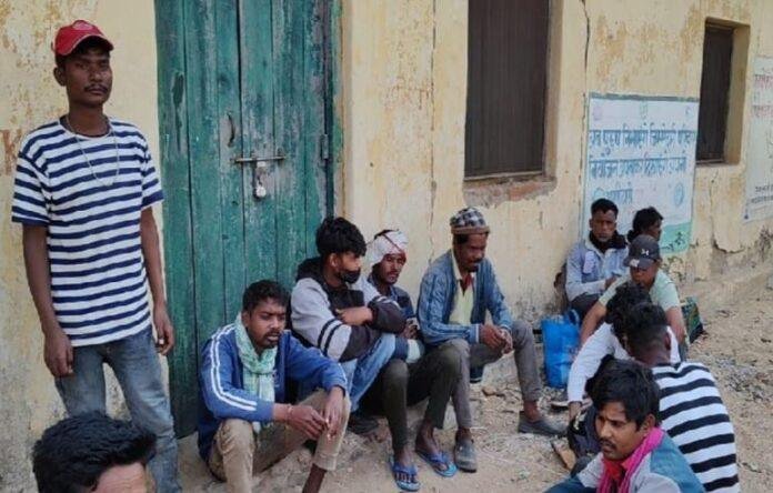 Lohardaga Accident : ईंट लदा ट्रैक्टर पलटने से दबकर दो बच्चों की दर्दनाक मौत, आधा दर्जन घायल...