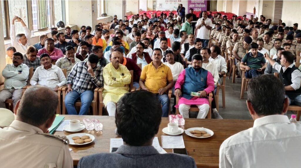 Ranchi : ईद और रामनवमी पर माहौल खराब किया तो खैर नहीं, सोशल मीडिया पर कड़ी नजर रखने के निर्देश...