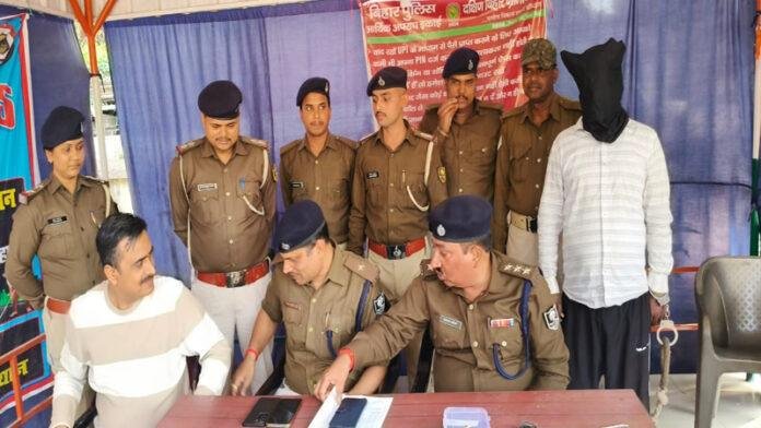 Begusarai Police सरकारी चालक के पिता की हत्या मामले का खुलासा, कुख्यात अपराधी गिरफ्तार